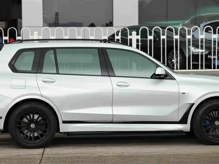 BMW X7 — фото 2