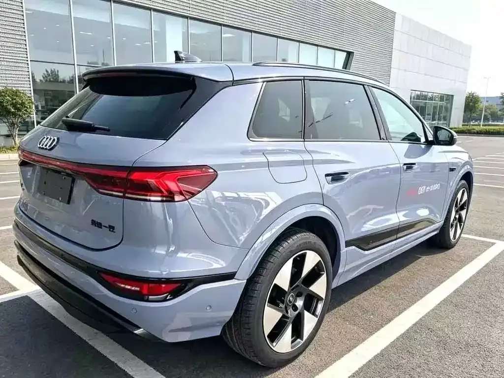 Audi Q6L e-tron — фото 8