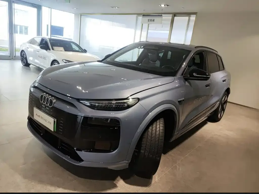 Audi Q6L e-tron — фото 2