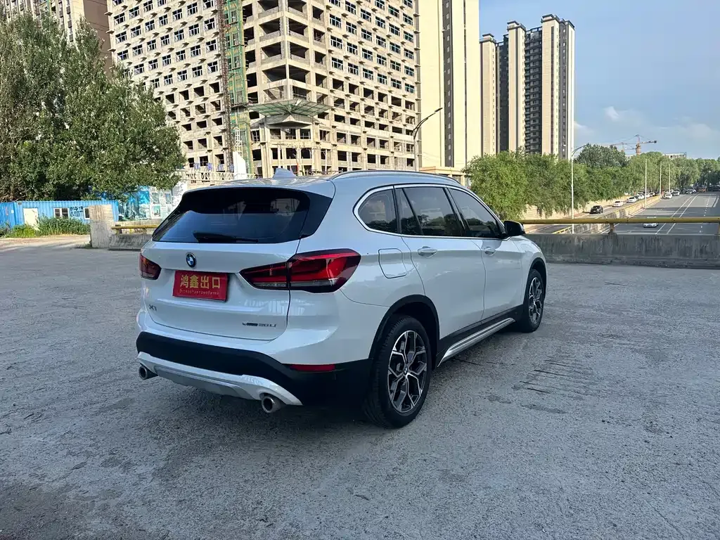BMW X1 — фото 9