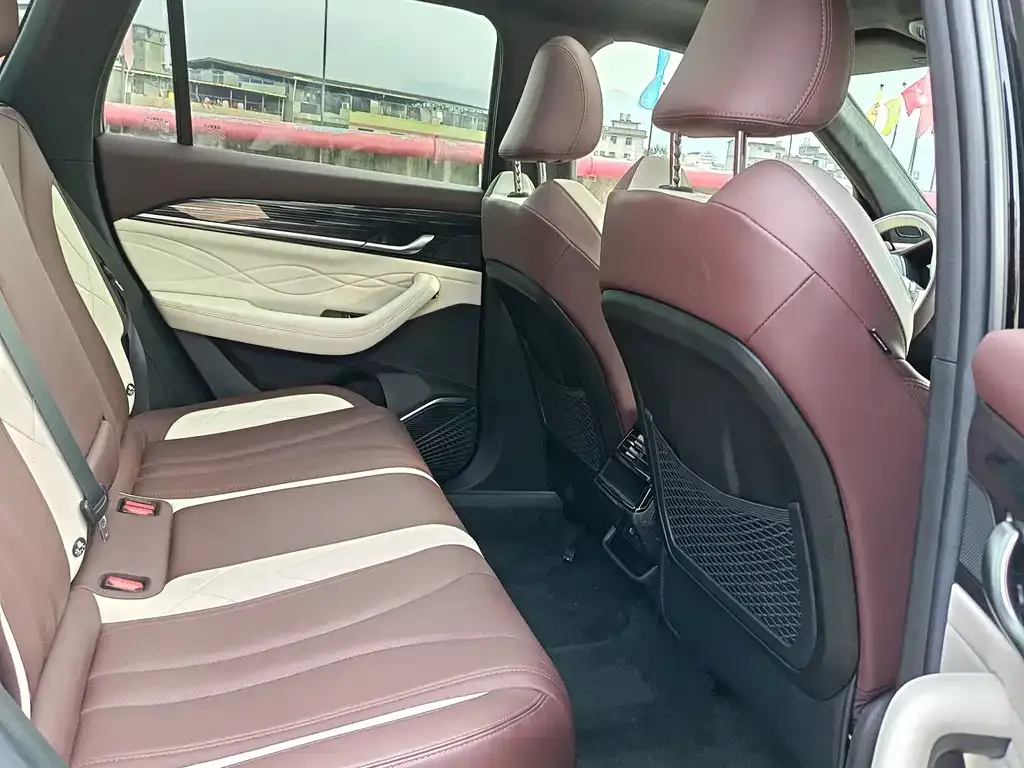 Geely Xingyue L 2024 из CN, фото 4