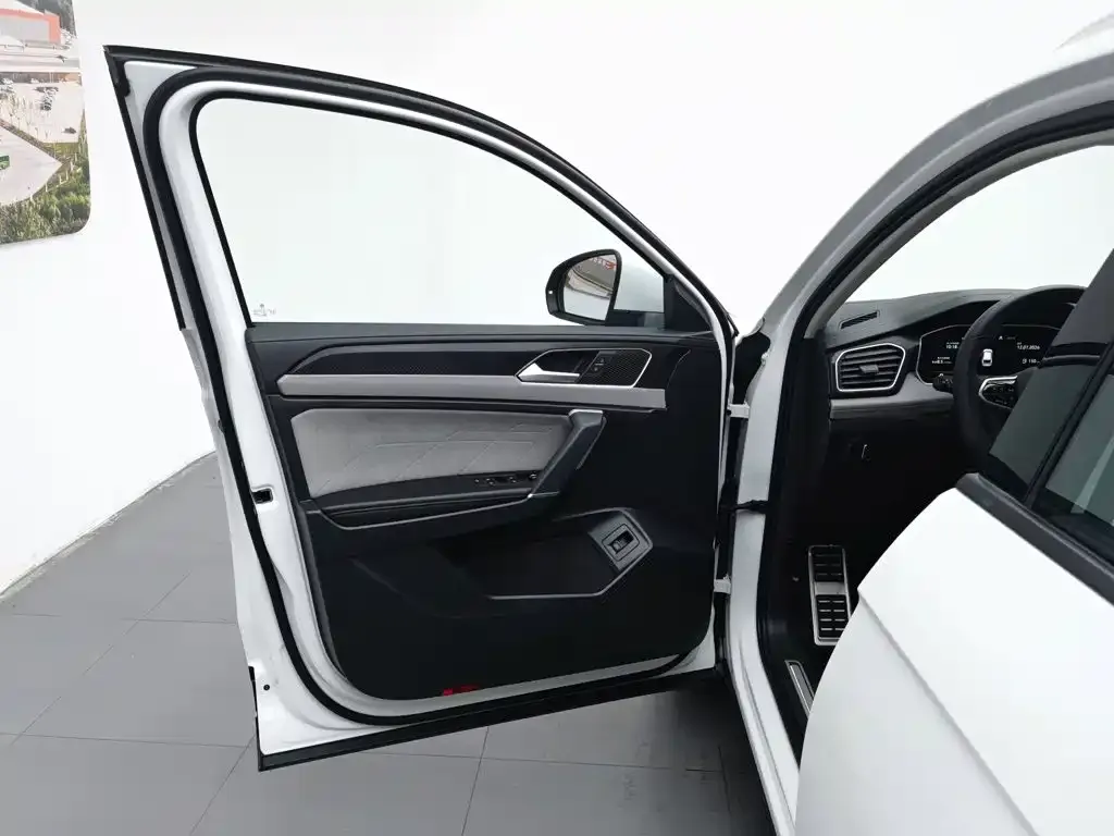 Volkswagen Tayron X 2024 из CN, фото 8