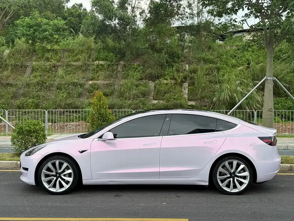 Tesla Model 3 — фото 8