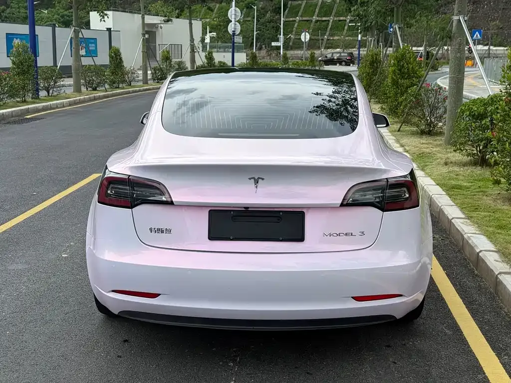 Tesla Model 3 — фото 5