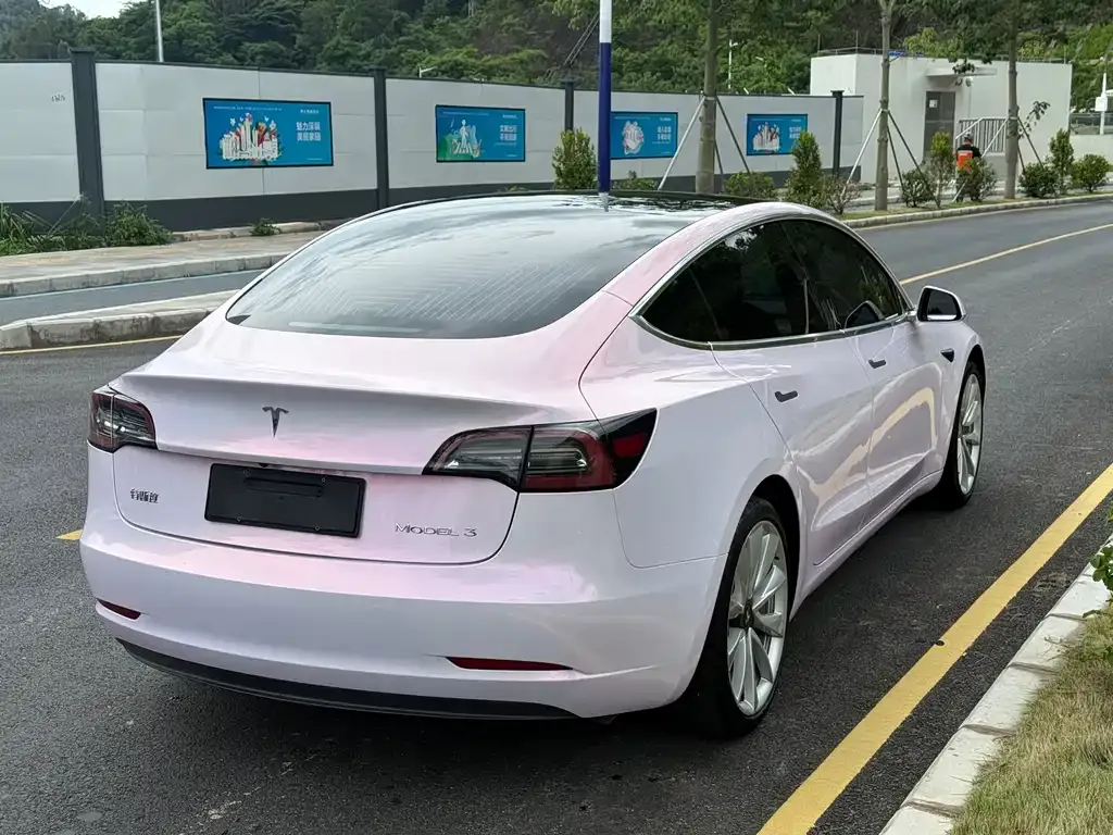 Tesla Model 3 — фото 6