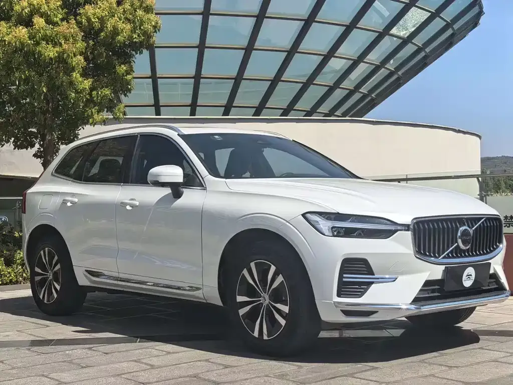 Volvo XC60 — фото 9