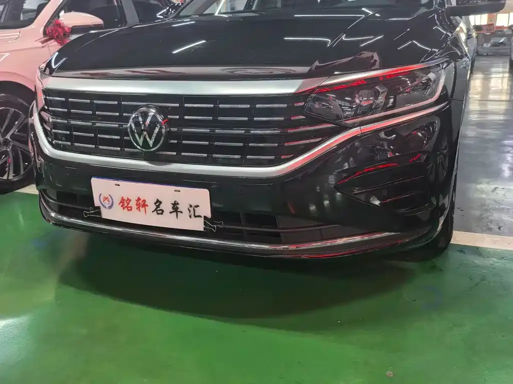 Volkswagen Passat — фото 1