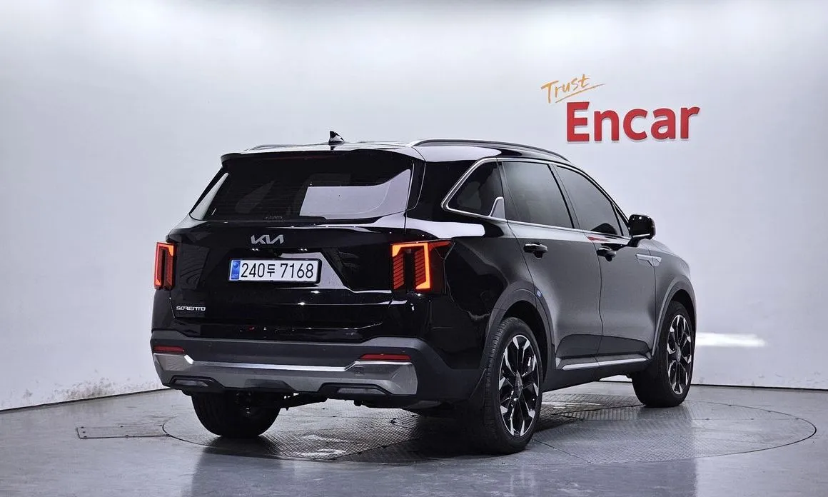 Kia Sorento — фото 7