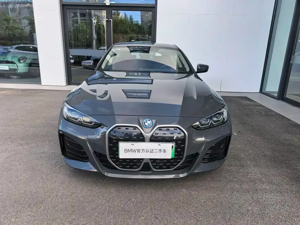 BMW i4 — фото 10