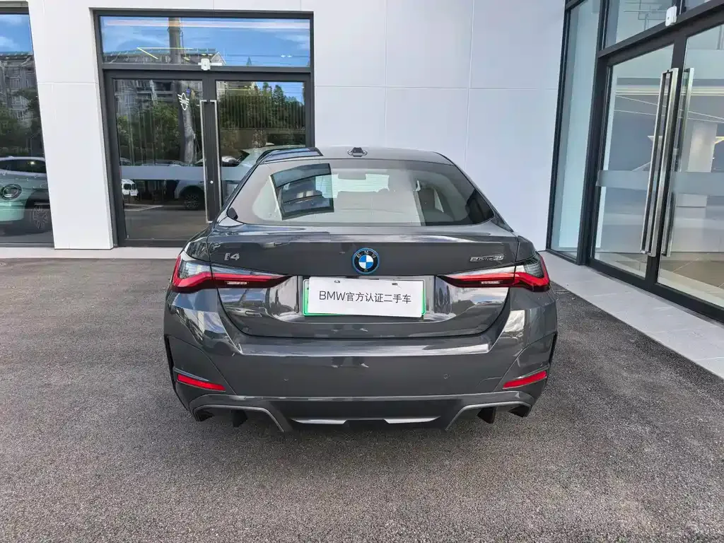 BMW i4 — фото 4