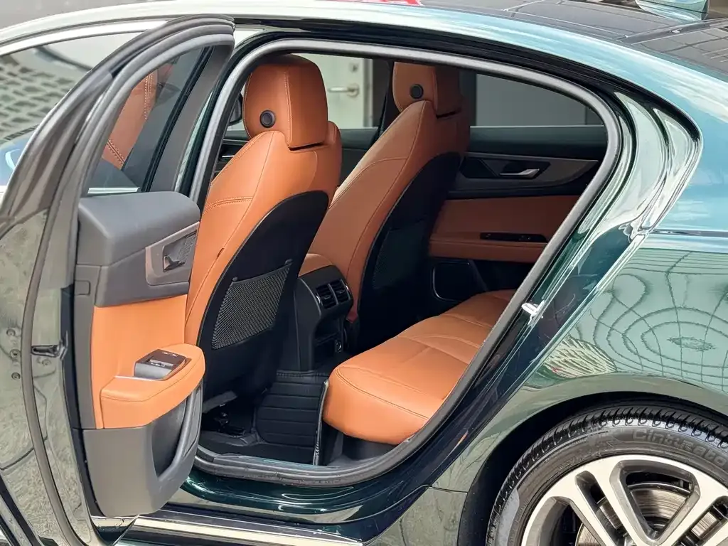 Jaguar XEL — фото 3