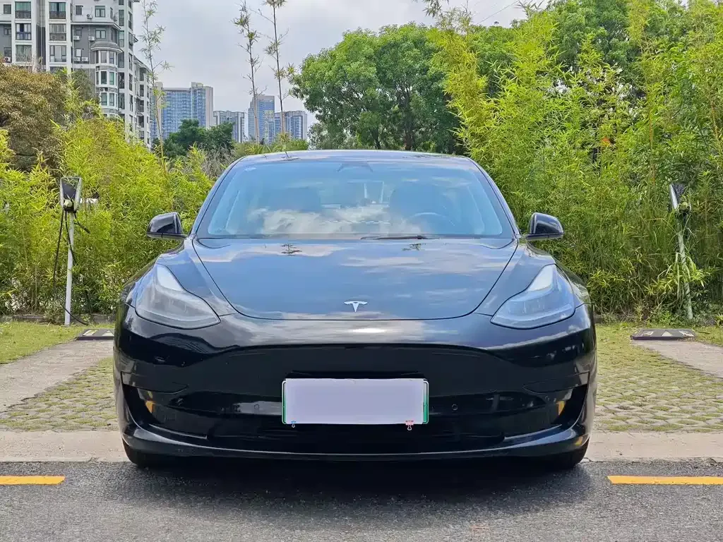 Tesla Model 3 — фото 9