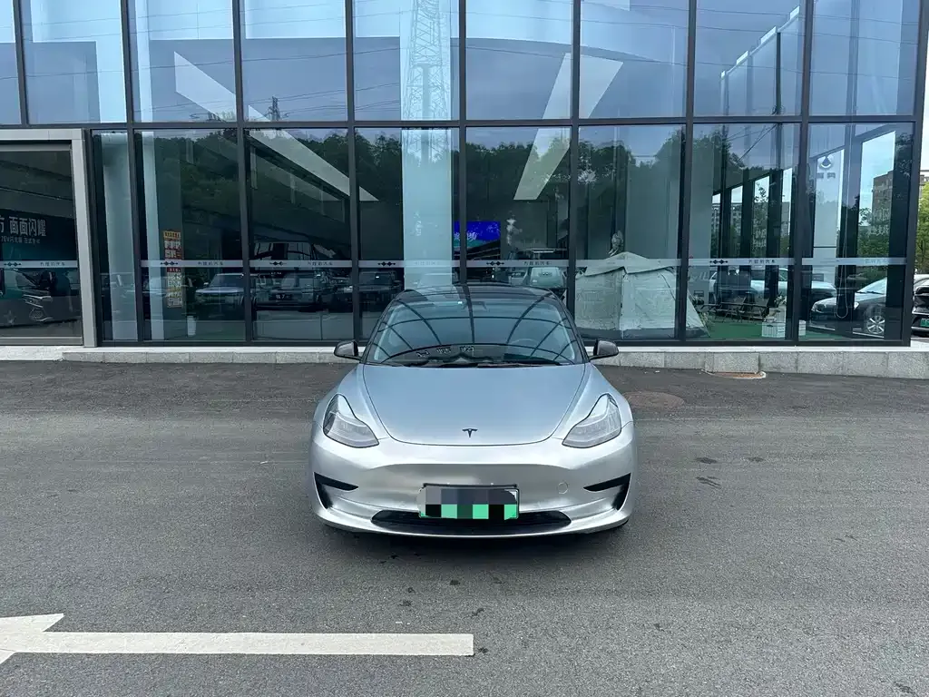 Tesla Model 3 — фото 5