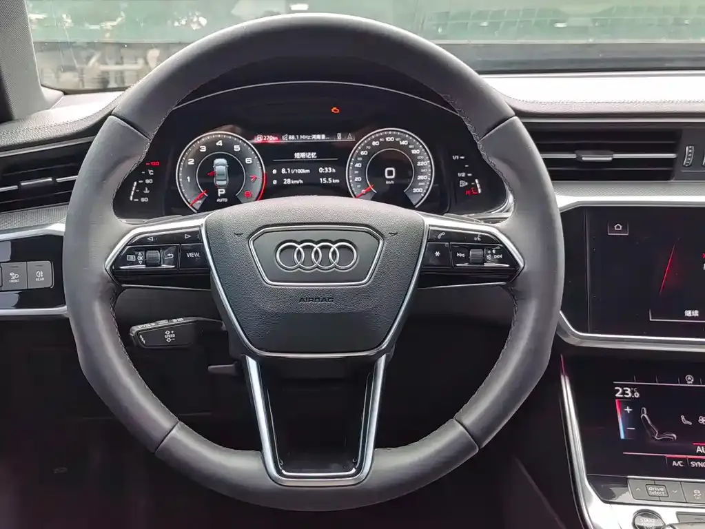 Audi A6L — фото 10