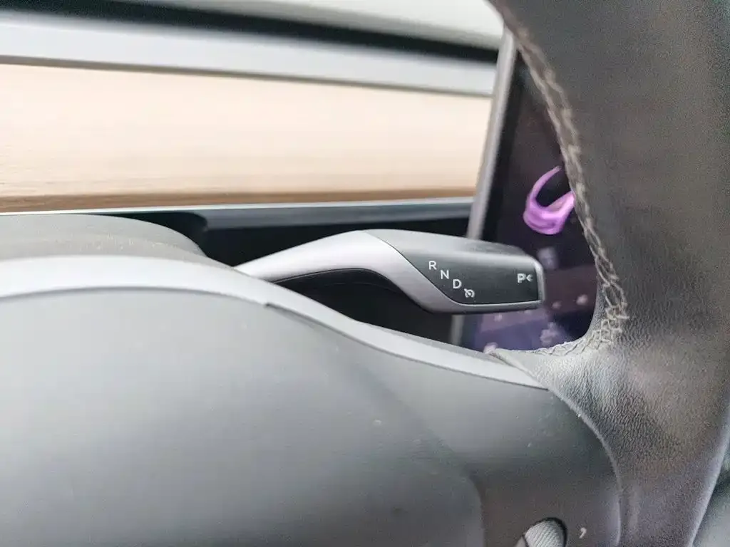 Tesla Model 3 — фото 2