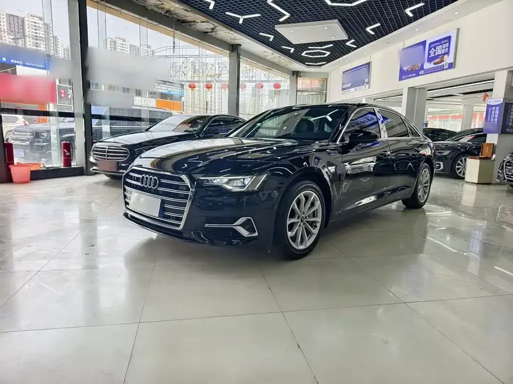 Audi A6L — фото 1
