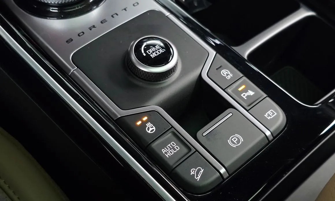 Kia Sorento — фото 7
