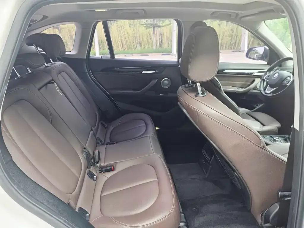 BMW X1 2021 из CN, фото 8