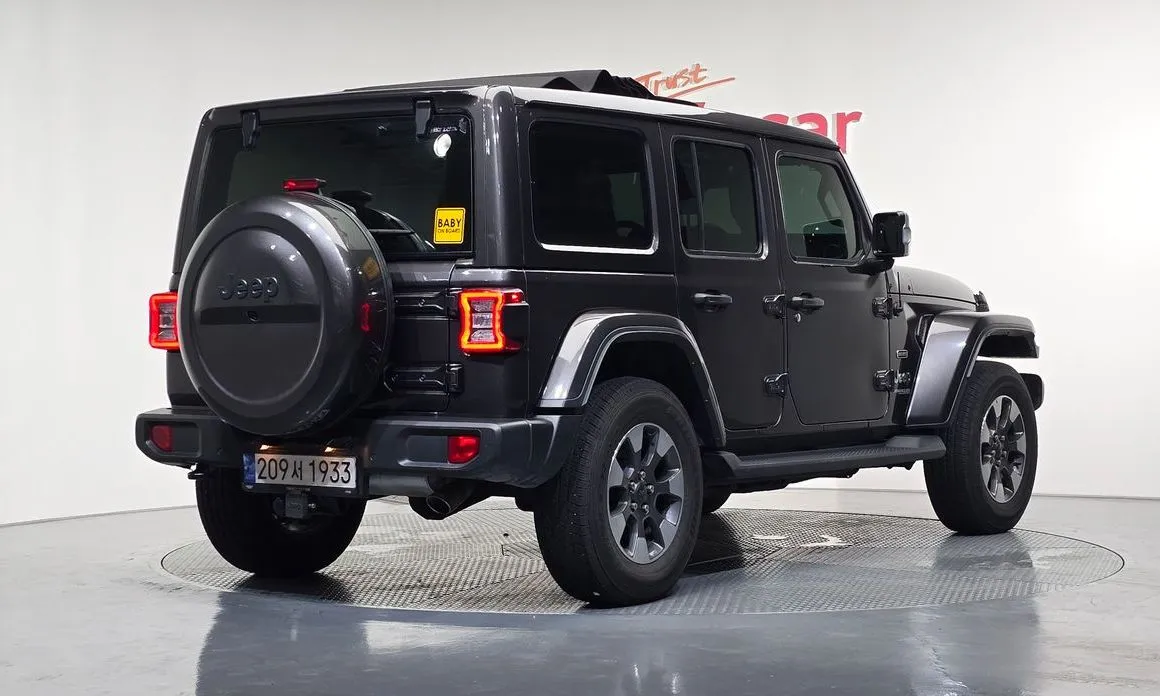 Jeep Wrangler — фото 8