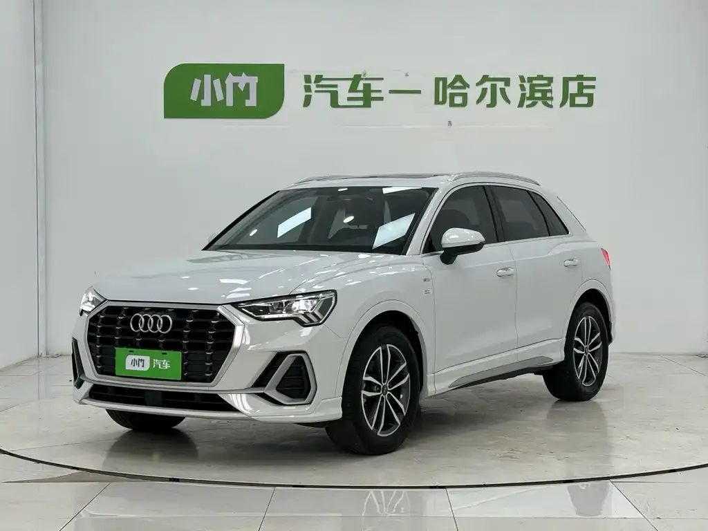 Audi Q3 — фото 1