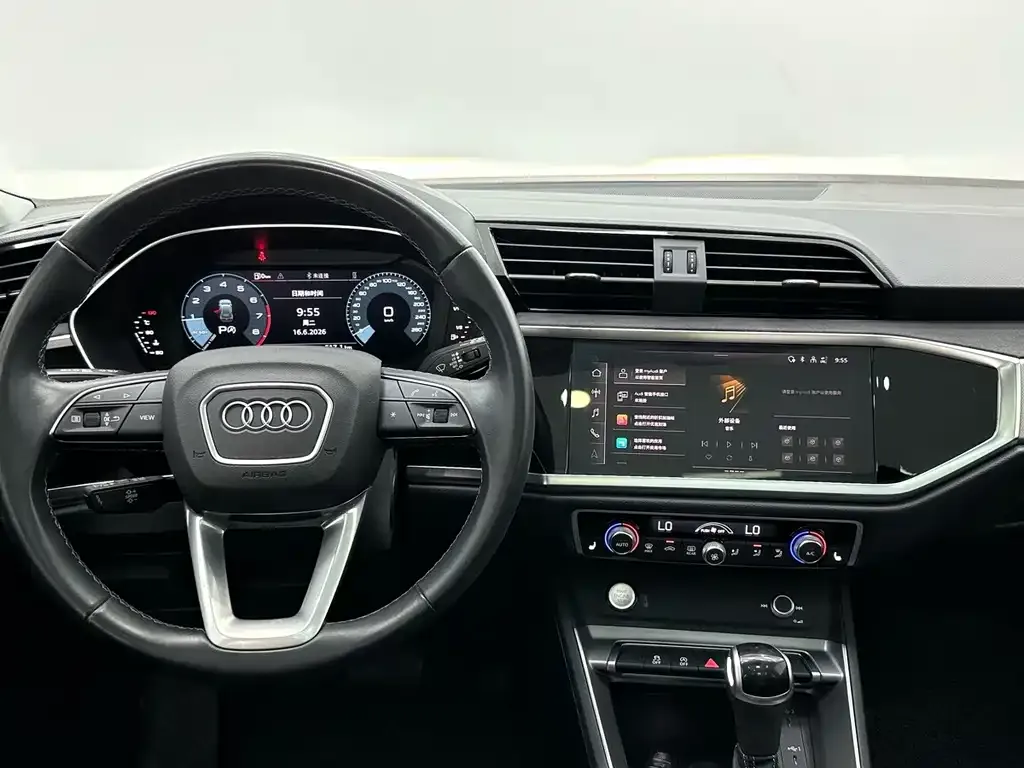 Audi Q3 — фото 10