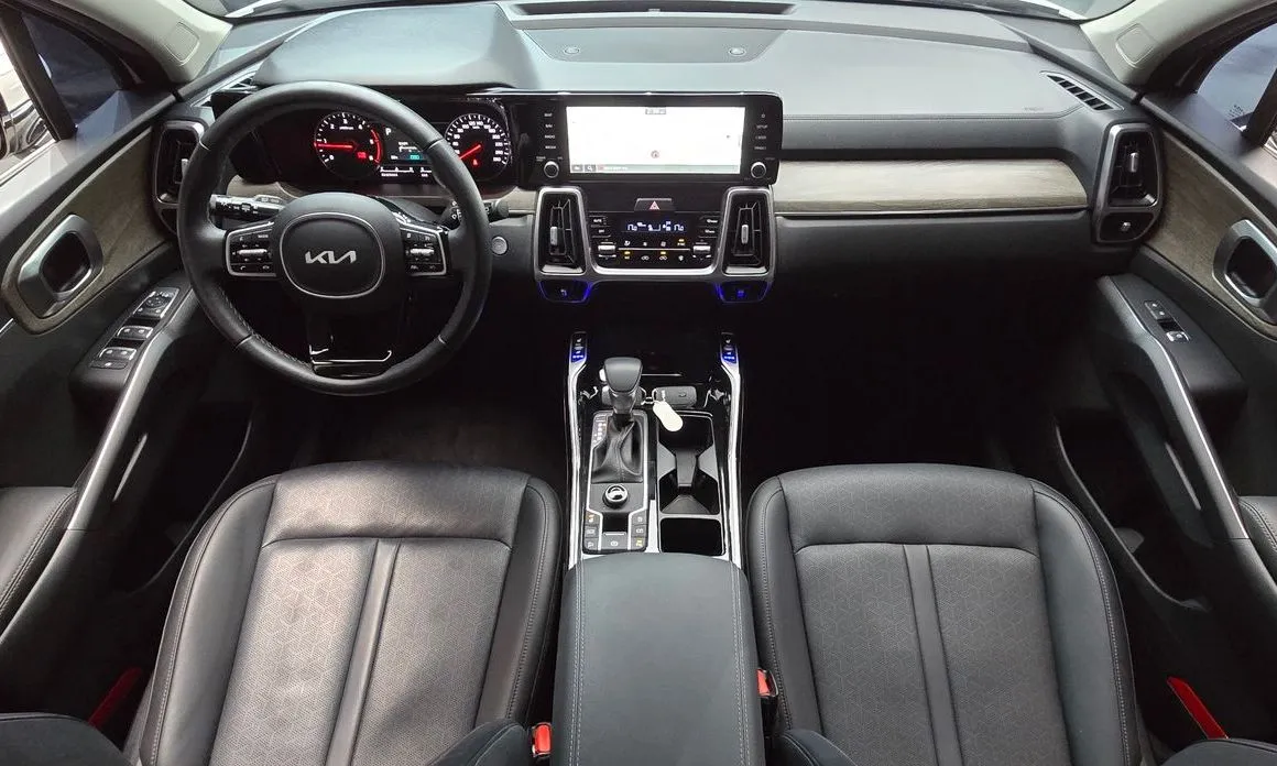Kia Sorento — фото 8