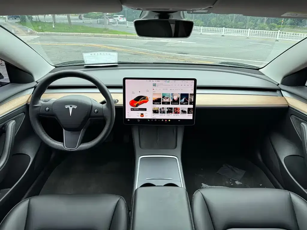 Tesla Model 3 — фото 2