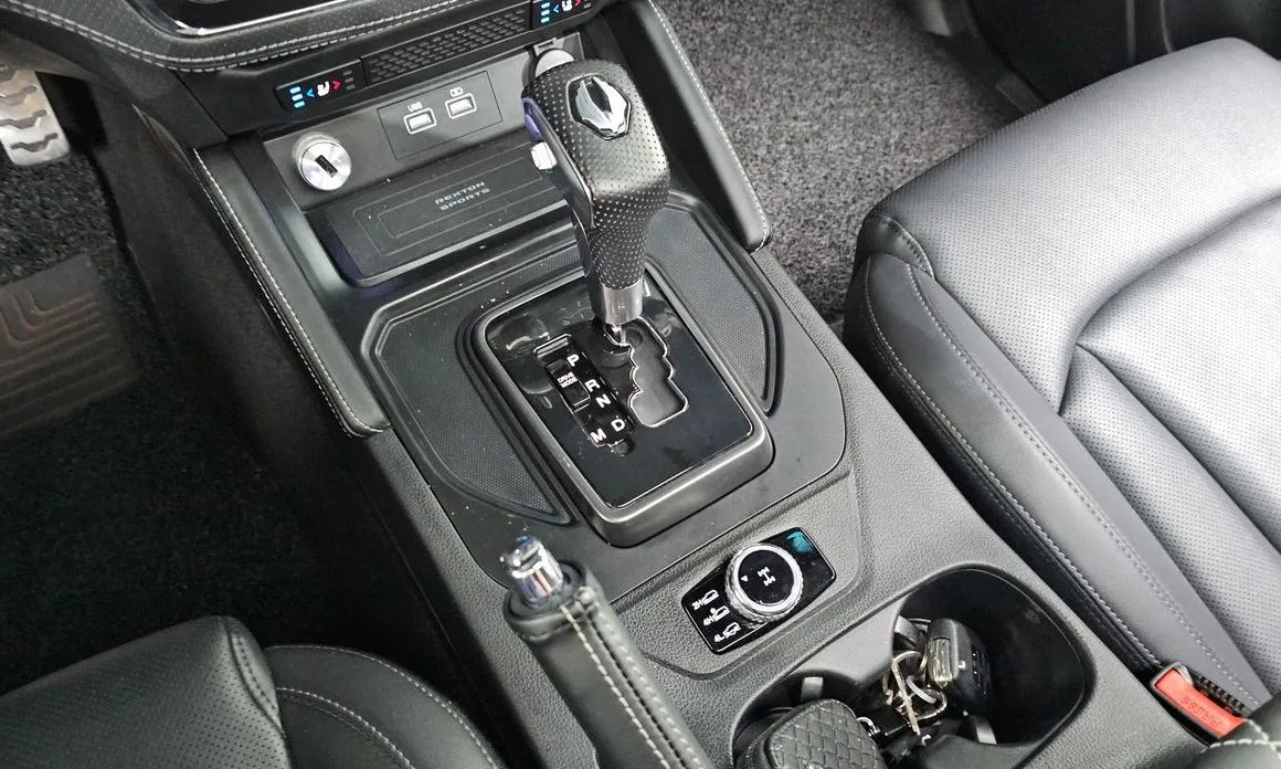 KG Mobility (Ssangyong) Rexton — фото 4