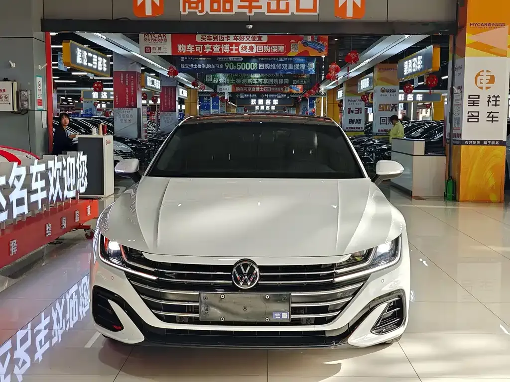 Volkswagen CC 2023 из CN, фото 10