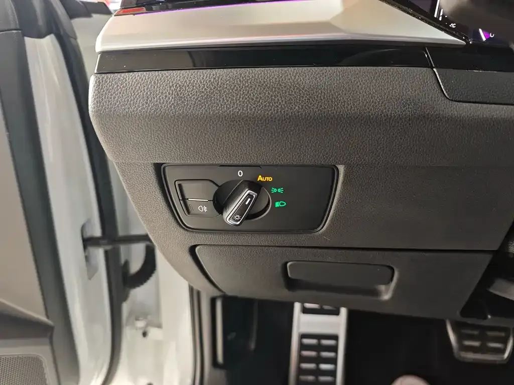 Volkswagen CC 2023 из CN, фото 4