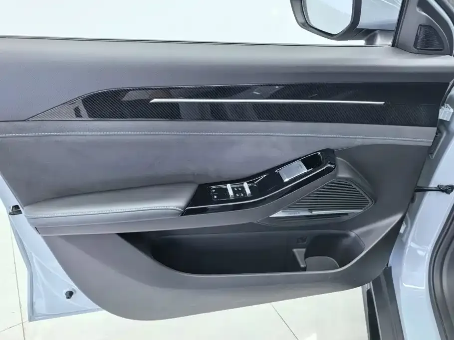 Geely Galaxy L6 — фото 4