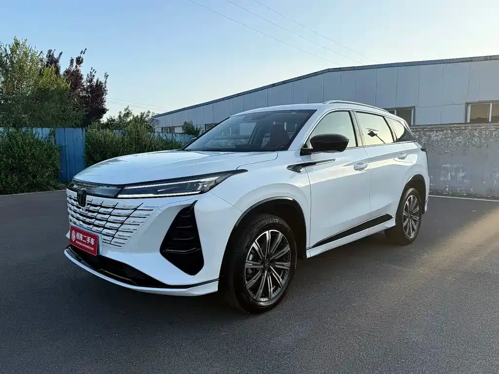 Changan CS75PLUS — фото 1