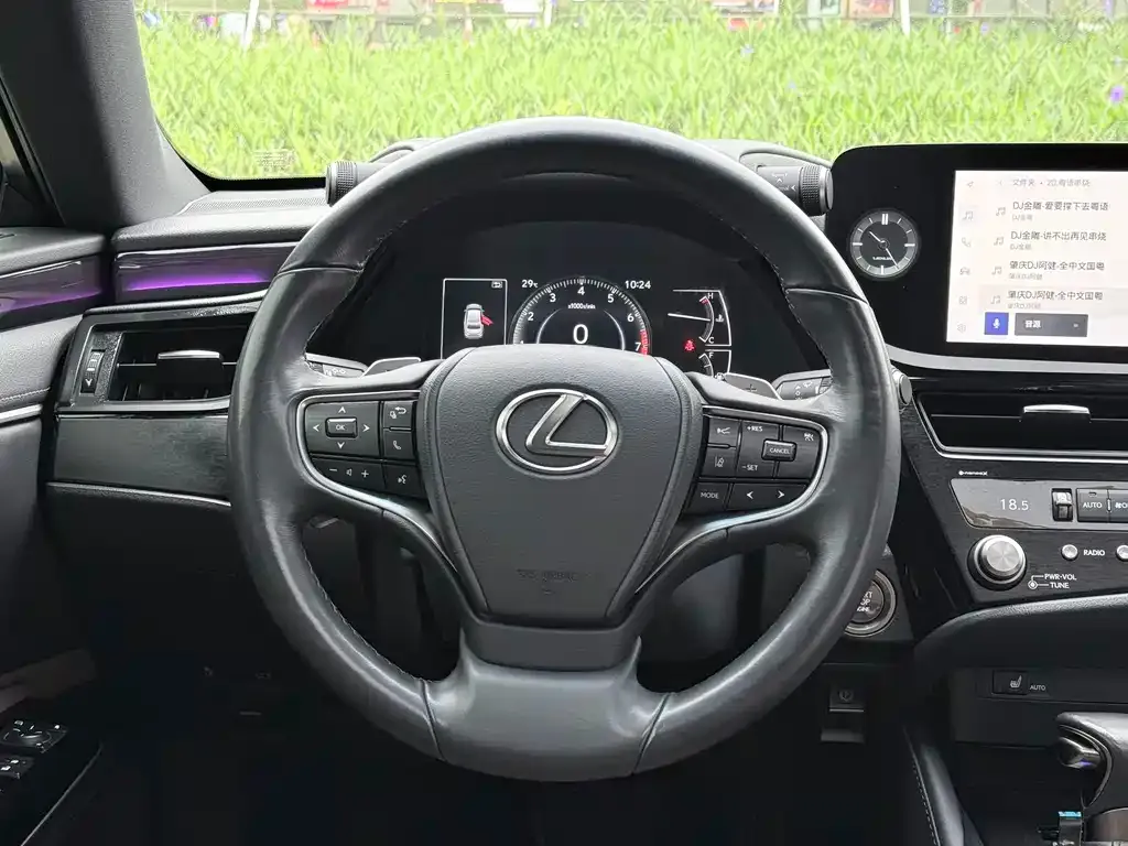 Lexus ES — фото 10