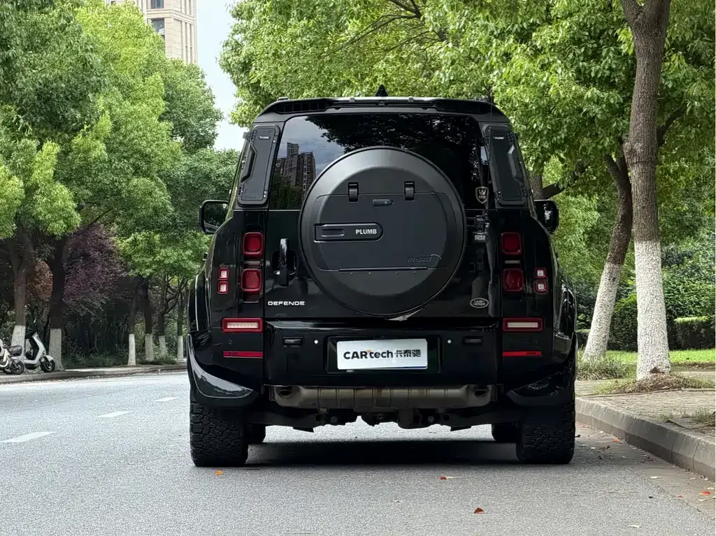 Land Rover Defender — фото 9