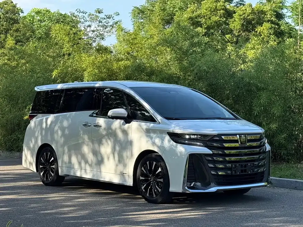 Toyota Vellfire — фото 7
