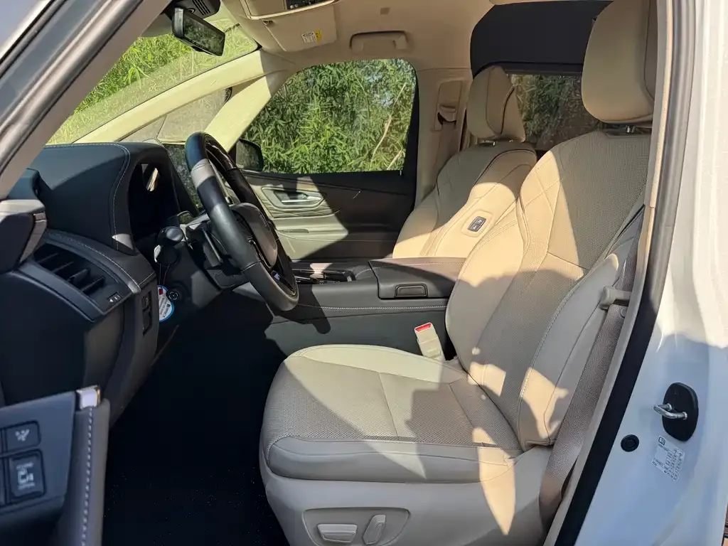 Toyota Vellfire — фото 6
