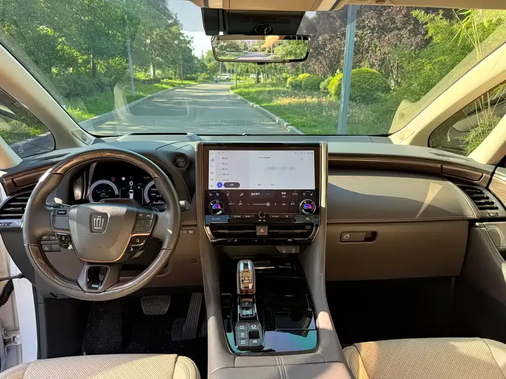 Toyota Vellfire — фото 5