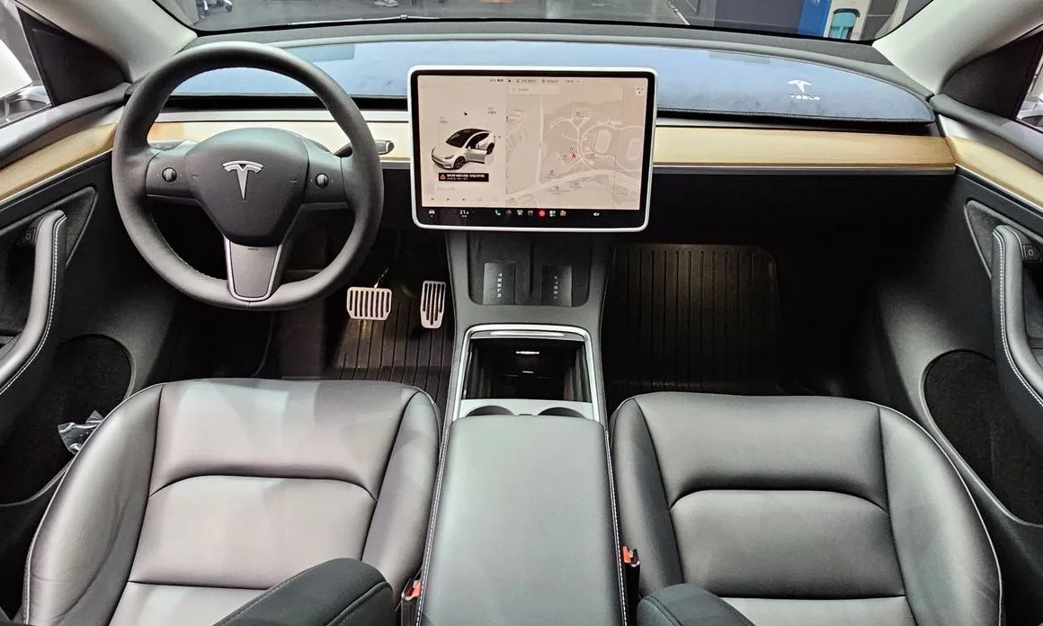 Tesla Model Y — фото 6