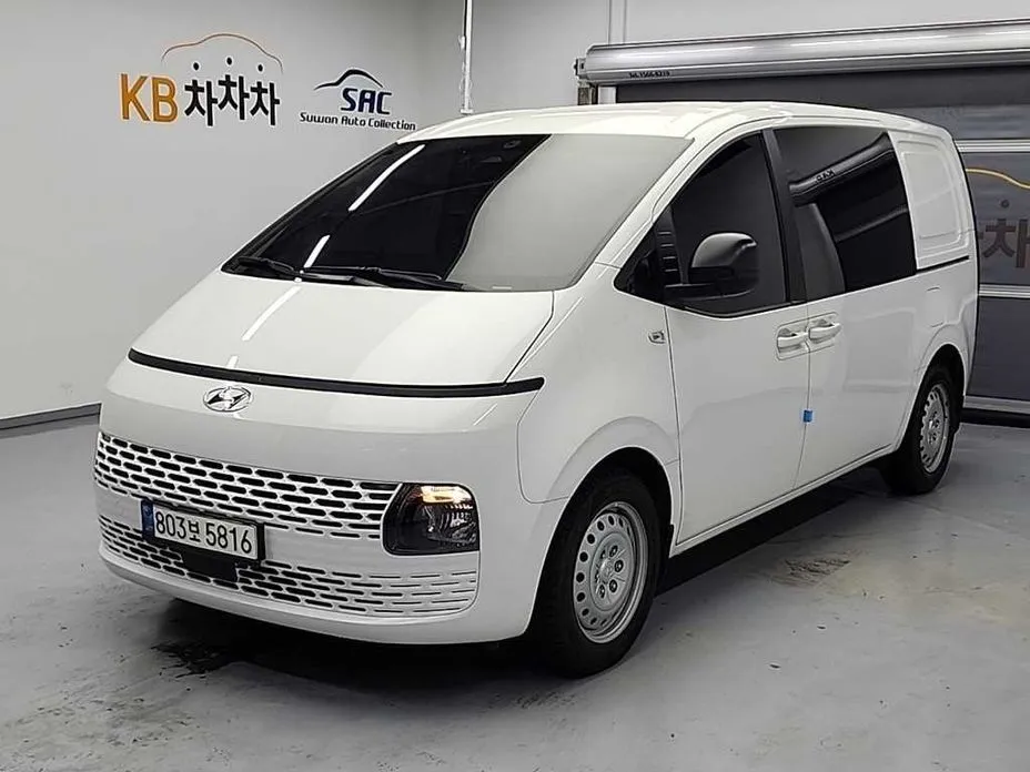 Hyundai Staria — фото 1