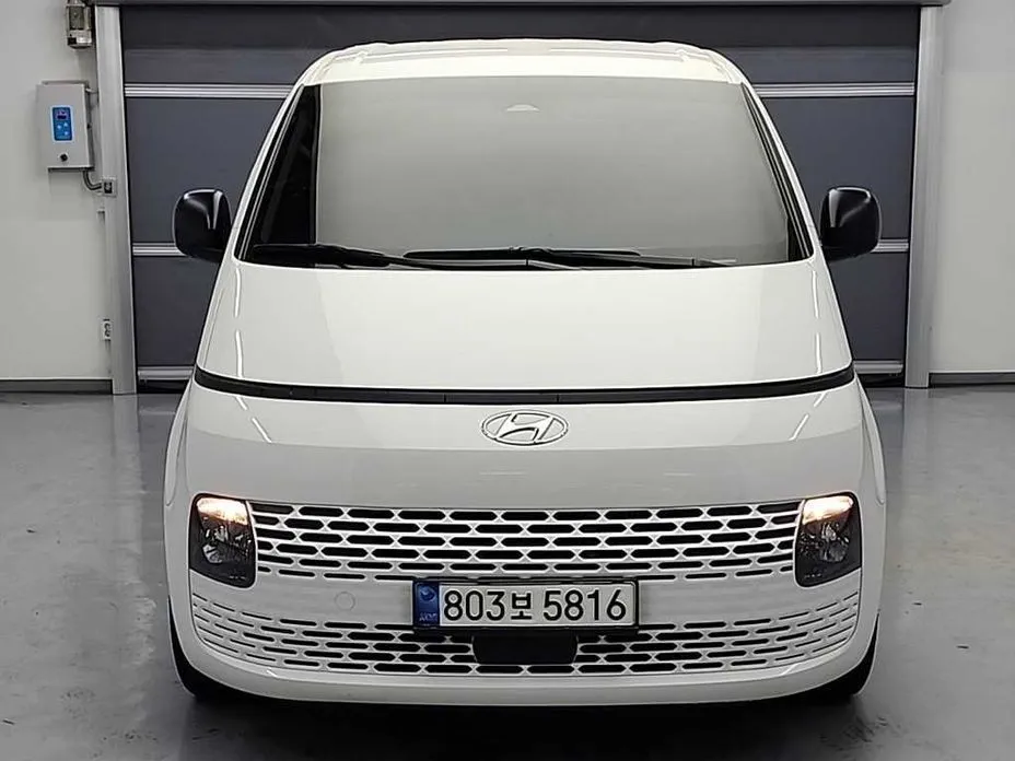 Hyundai Staria — фото 3