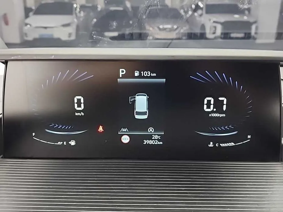 Hyundai Staria — фото 2