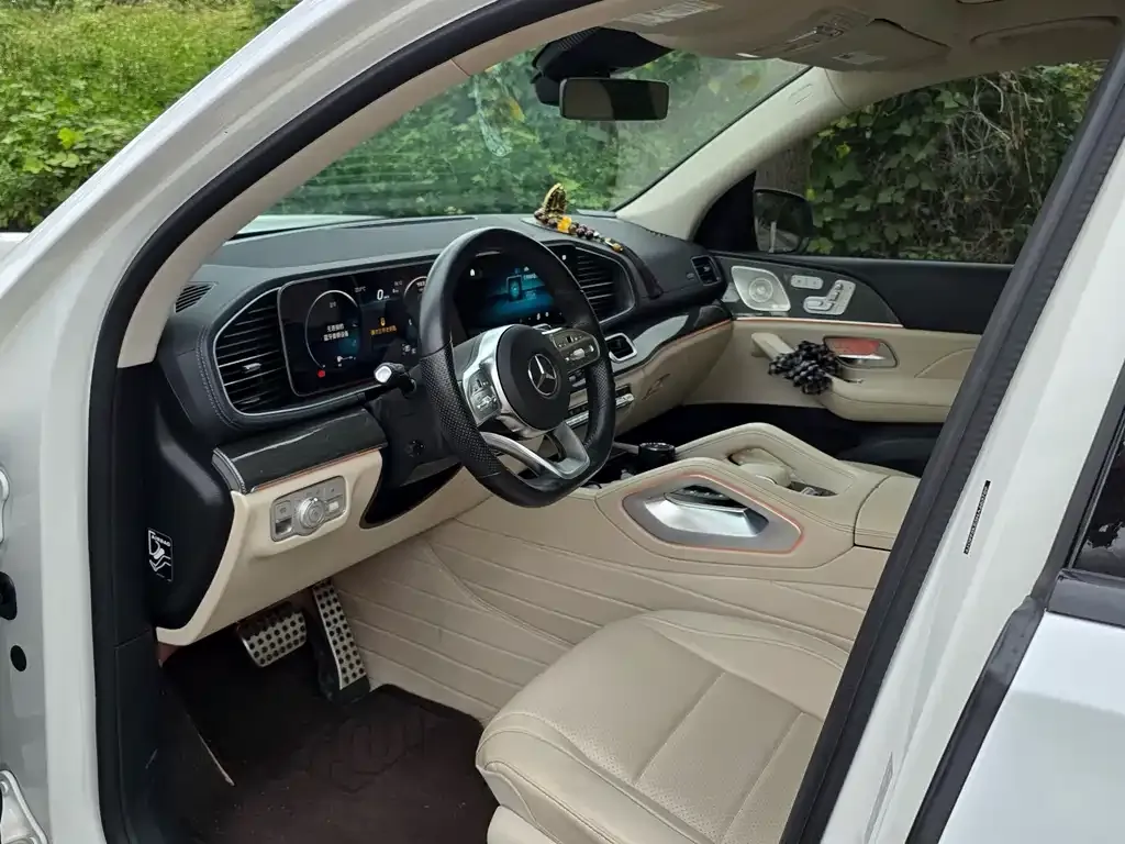 Mercedes-Benz GLS — фото 6