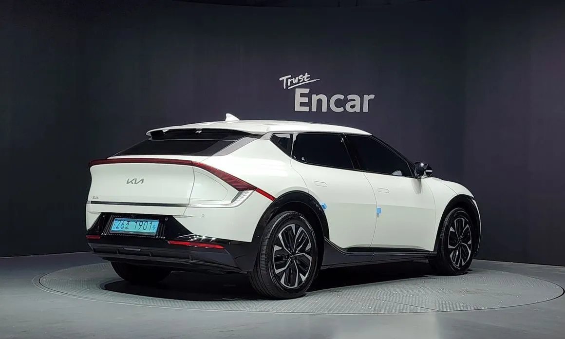 Kia EV6 — фото 8