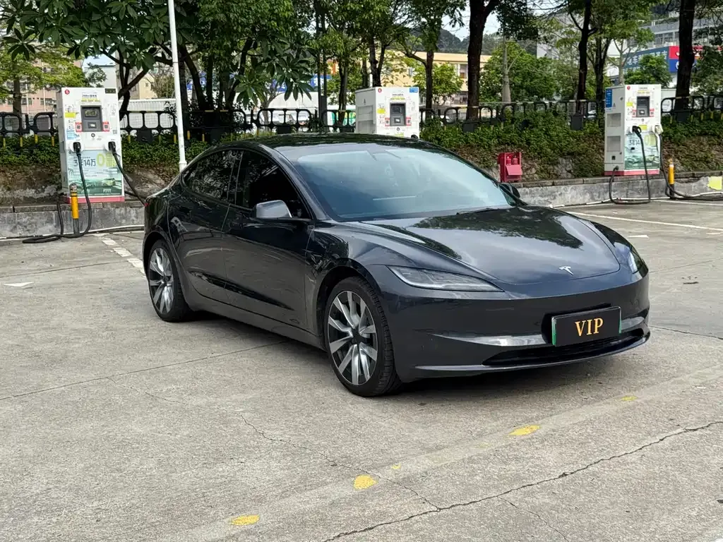 Tesla Model 3 — фото 5