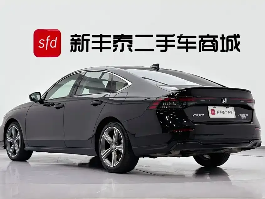 Honda Accord — фото 7