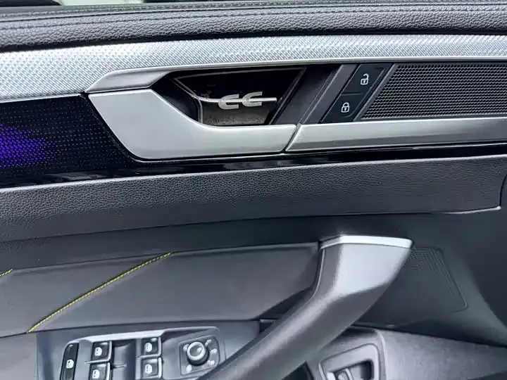 Volkswagen CC — фото 10