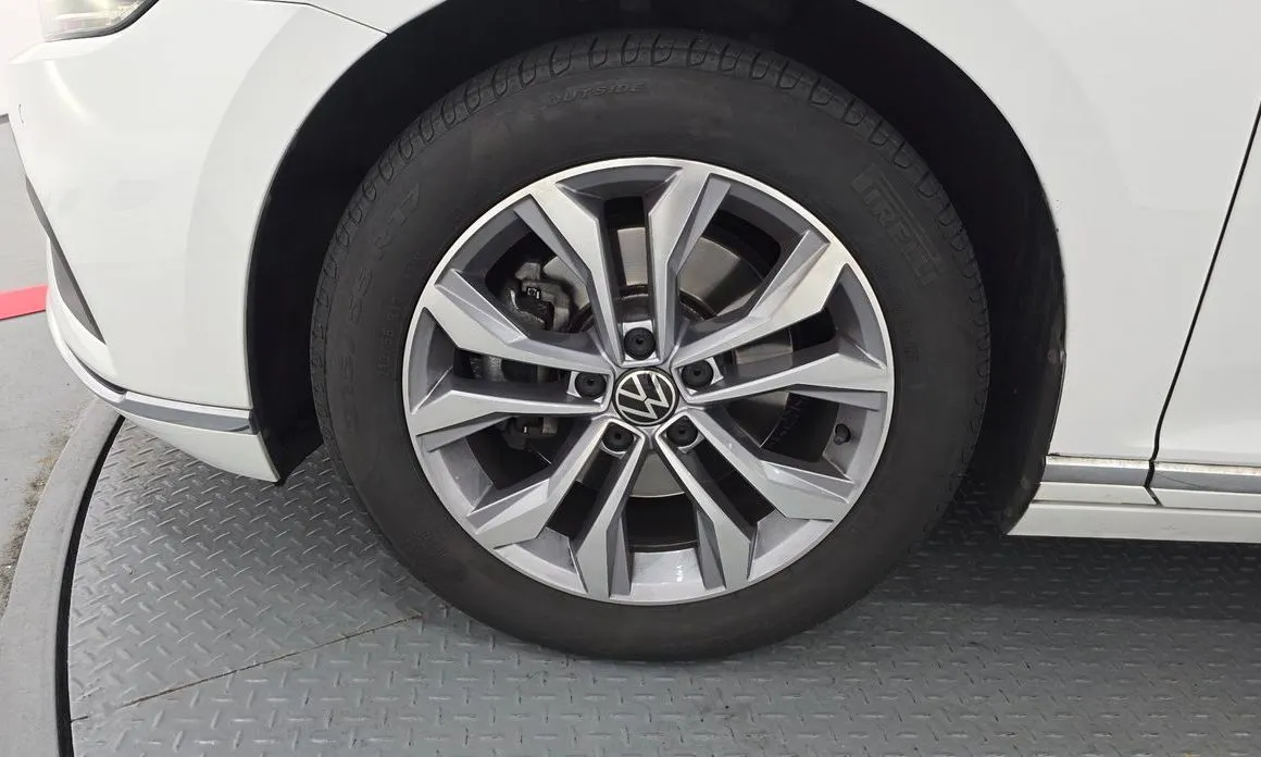 Volkswagen Passat — фото 7
