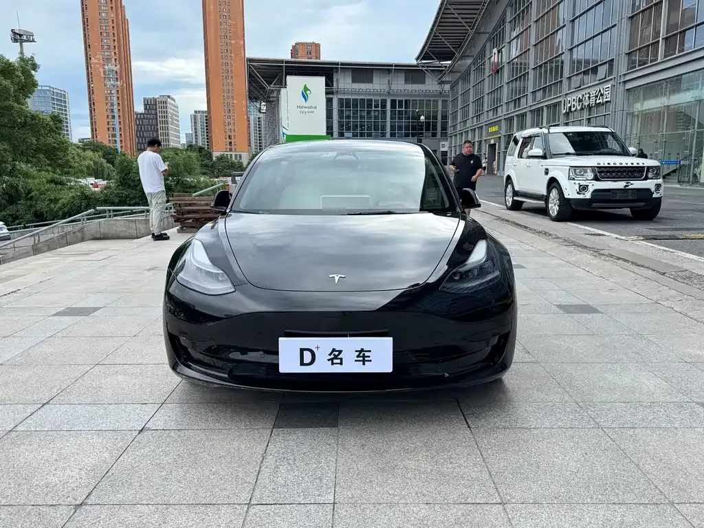 Tesla Model 3 — фото 9