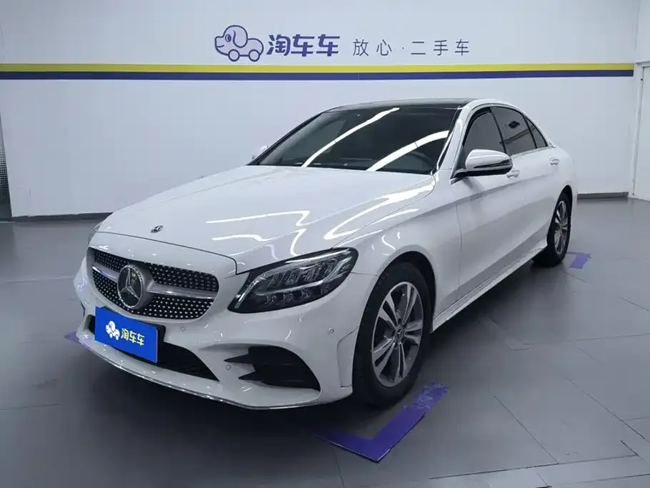 Mercedes-Benz C-Class — фото 1