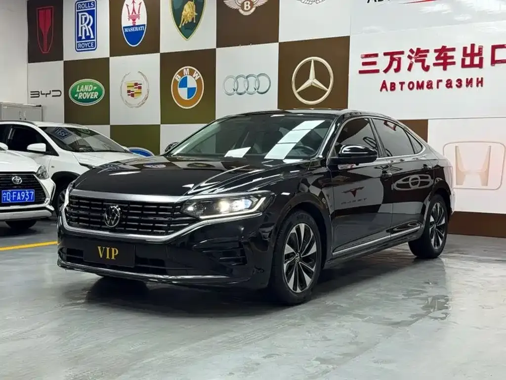 Volkswagen Passat — фото 1